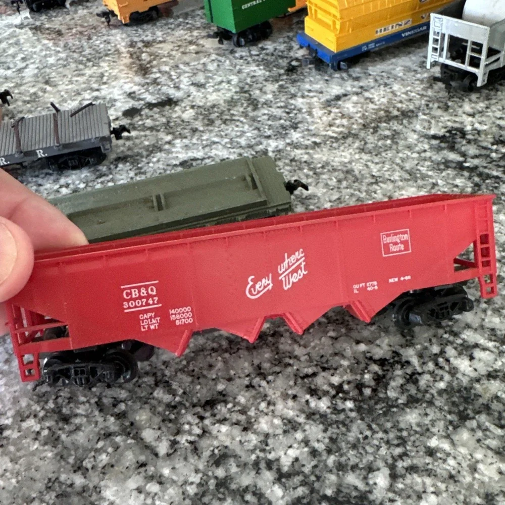 Vintage AHM Tempo HO Scale New York Central 6603 17 Trains Plus Extras See Pics‎